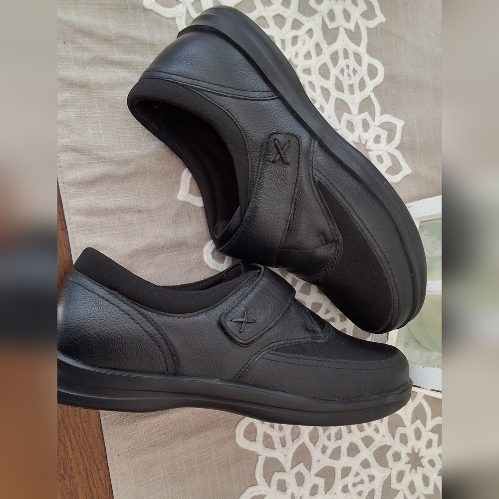 APEX, NWT,  8 XWide, Woman's Black Dress Shoes - Picture 6 of 8